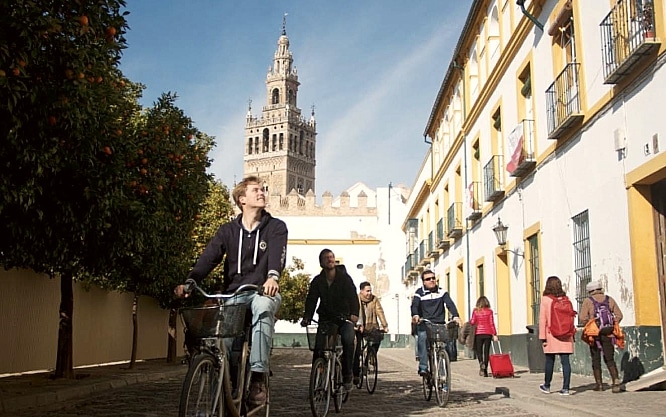 7 Apps que te resolverán la vida en Sevilla