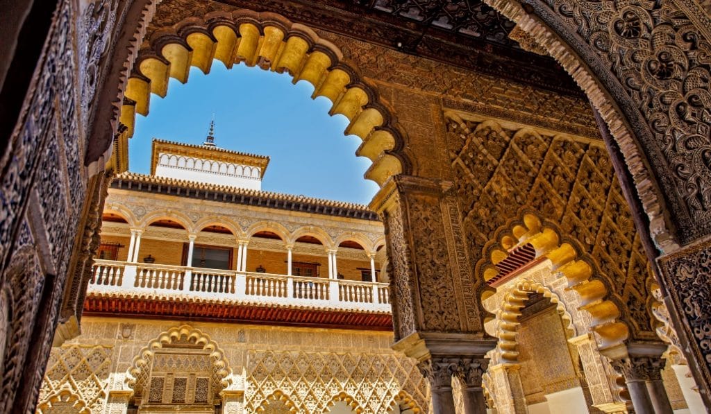 El origen de la legendaria mancha de sangre en el Alcázar