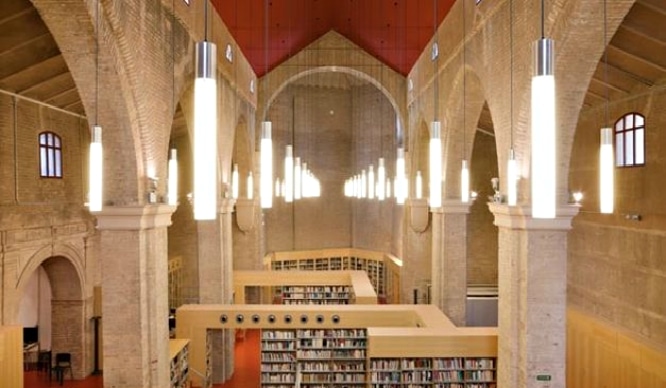 ¿Sabías que la biblioteca más mágica de Andalucía está en Sevilla y es una iglesia?