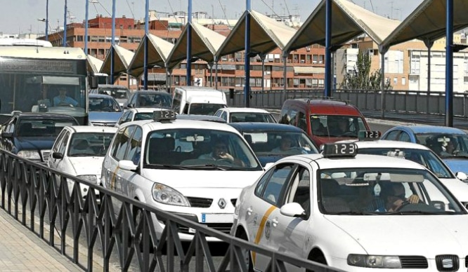 Sevilla es una de las ciudades españolas donde los jóvenes peor conducen