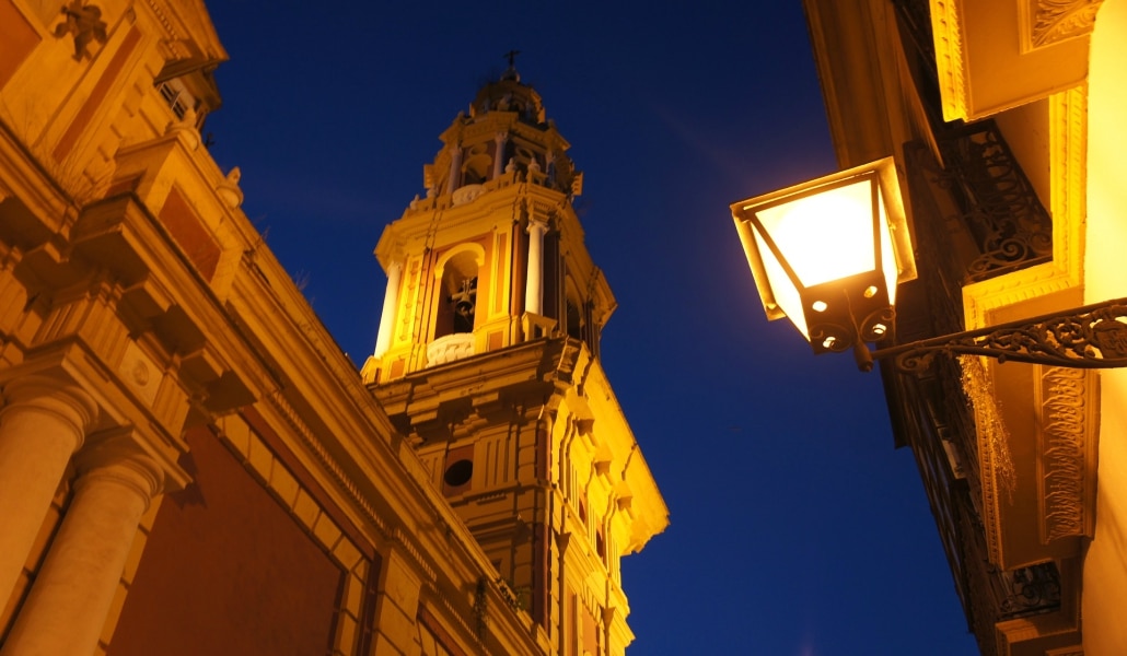 Rutas culturales nocturnas gratuitas para descubrir Sevilla