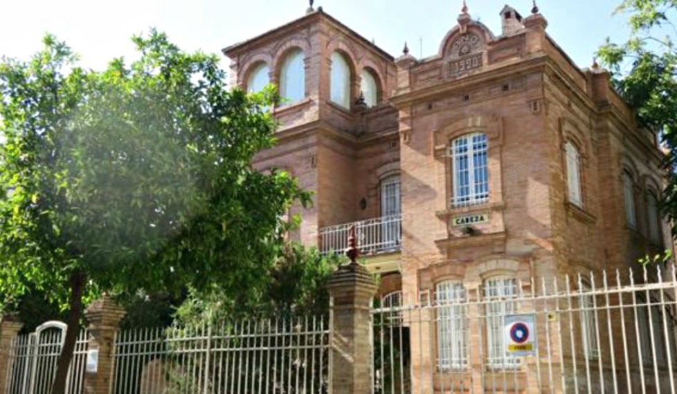 El Ayuntamiento impide que se derribe una casa de Aníbal González
