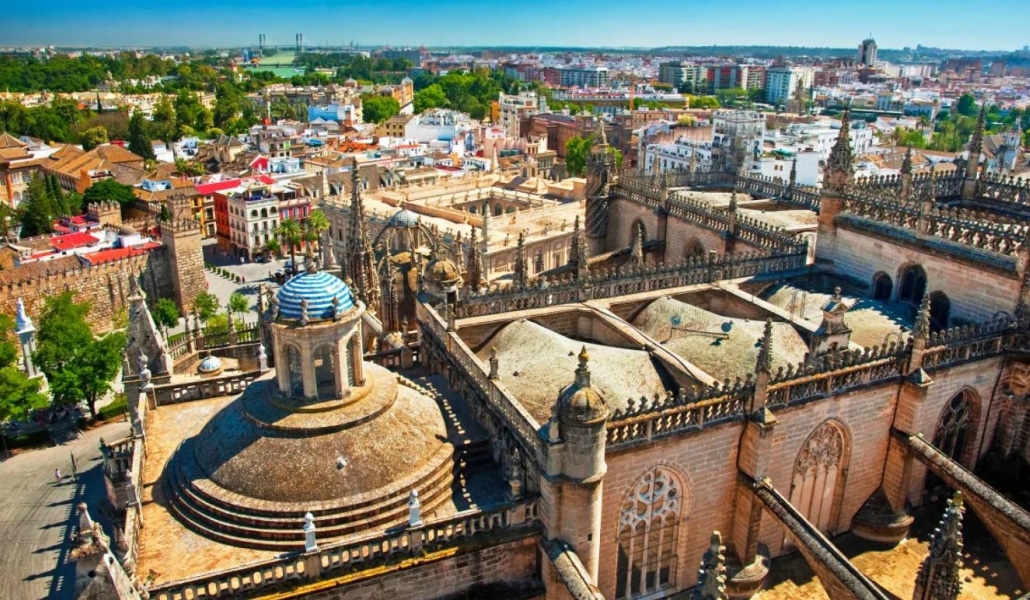 Sevilla tendrá una ocupación hotelera del 86,% en el Puente del Pilar