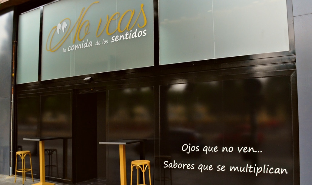 No veas: el restaurante de Sevilla en el que se come a ciegas
