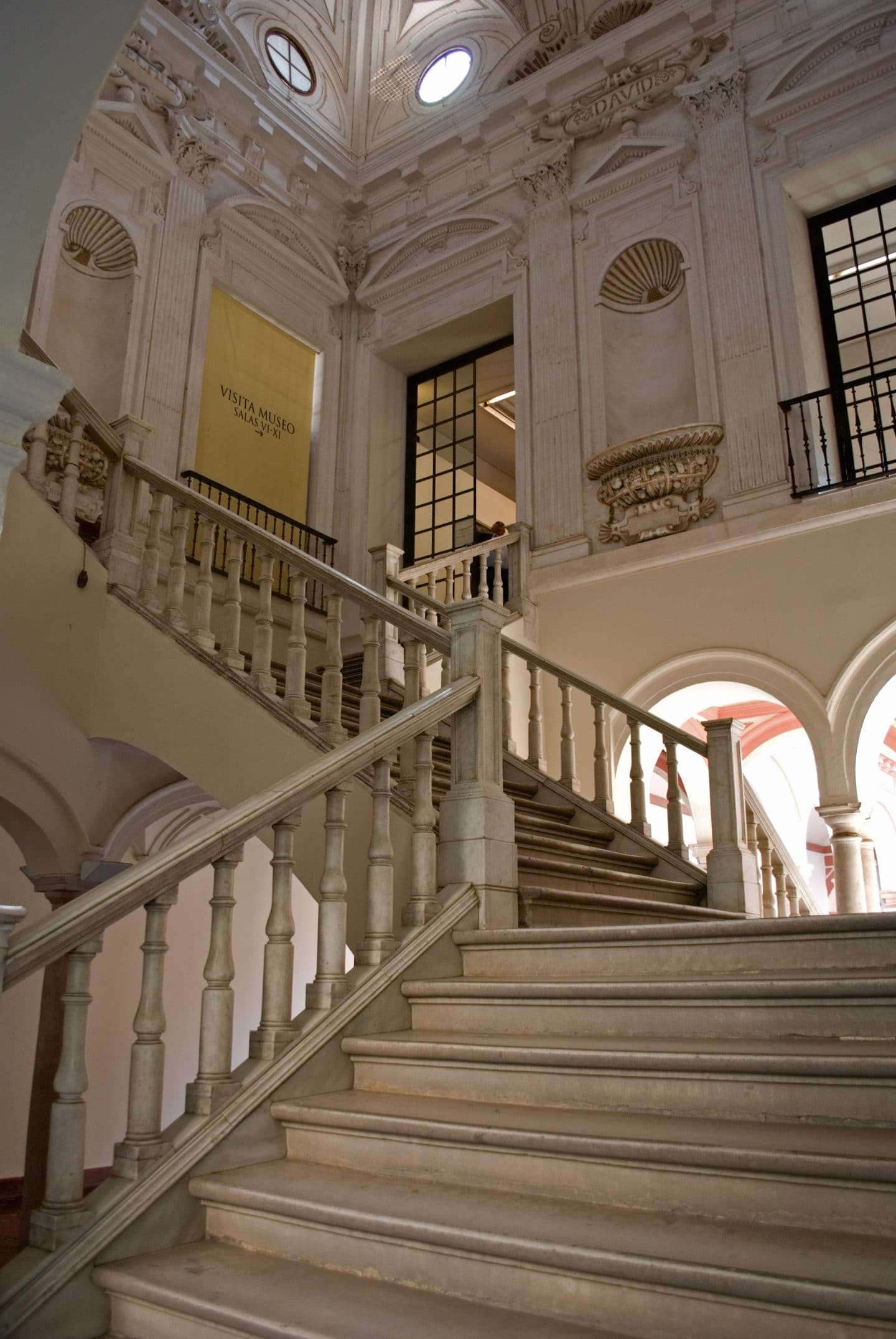 escalera juan oviedo museo bellas artes sevilla
