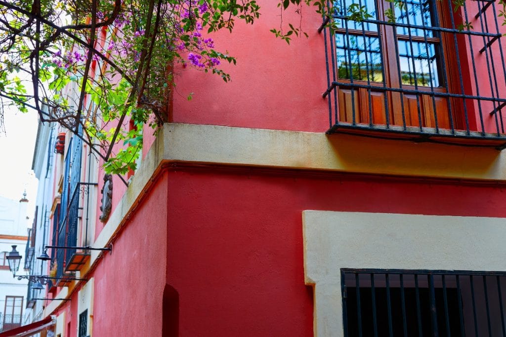 La calle Pimienta: leyendas y encanto en el Barrio de Santa Cruz