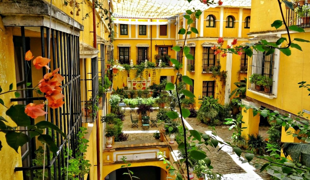 http://www.worldwanderista.com/review-hotel-las-casas-de-la-juderia-sevilla/