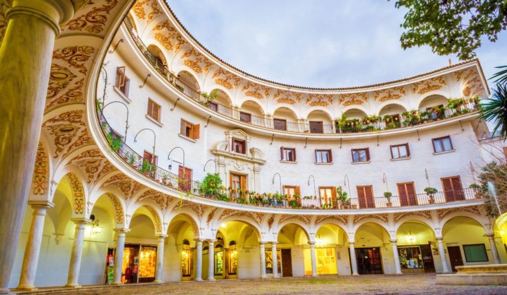 Descubre 10 calles mágicas en Sevilla