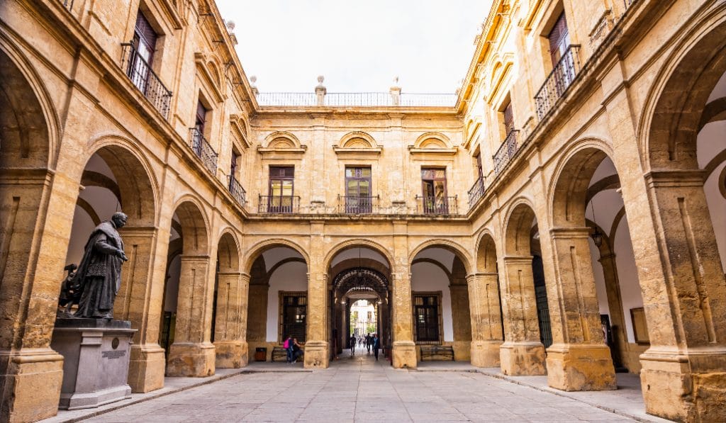 La Universidad de Sevilla tendrá una tienda de souvenirs
