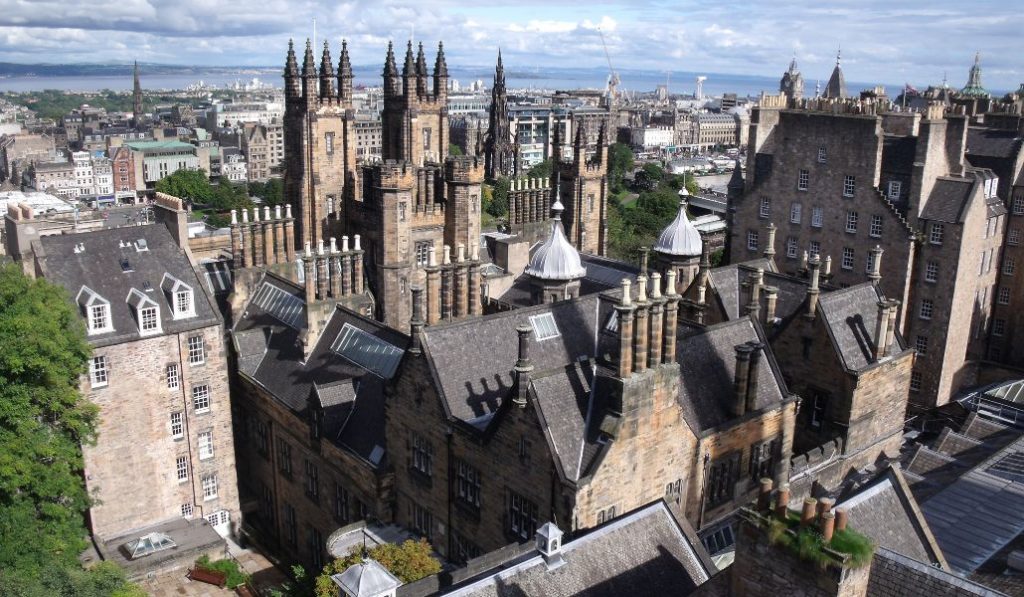 Descubre los lugares más mágicos de Edimburgo con este tour online