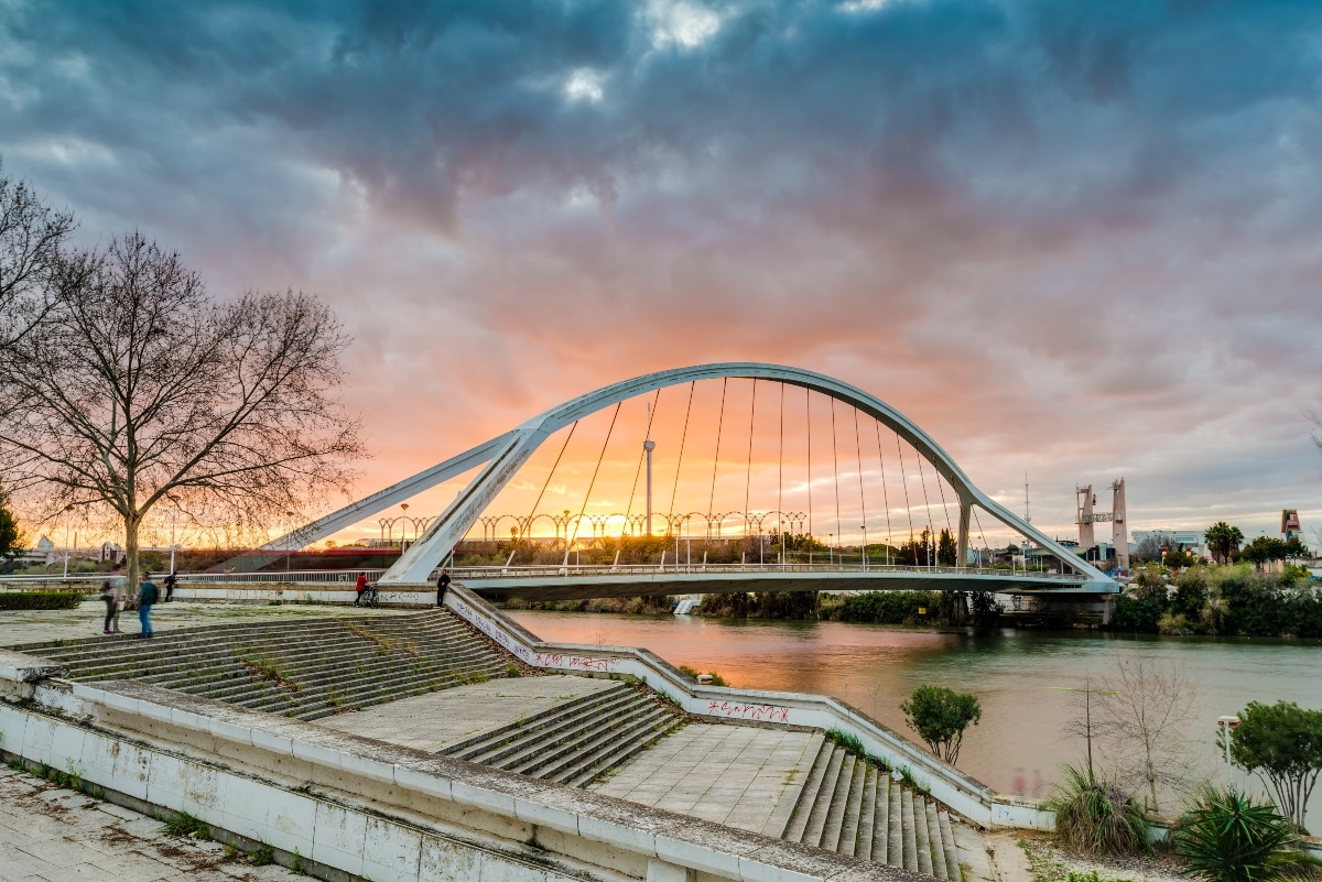 Puente de la Barqueta llorar en Sevilla