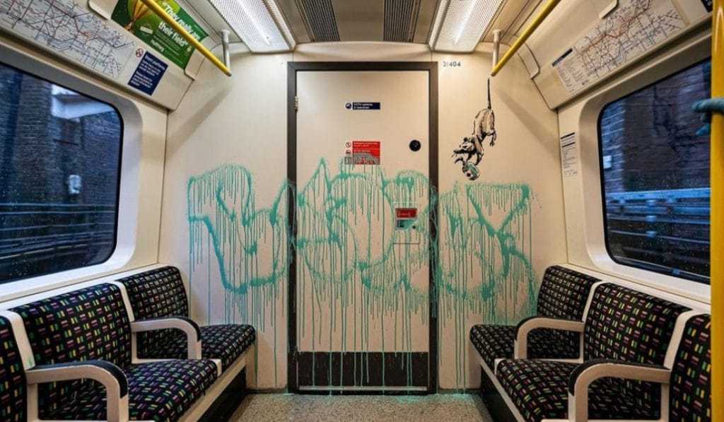 Banksy llena de ratas el metro de Londres y reivindica el uso de mascarillas