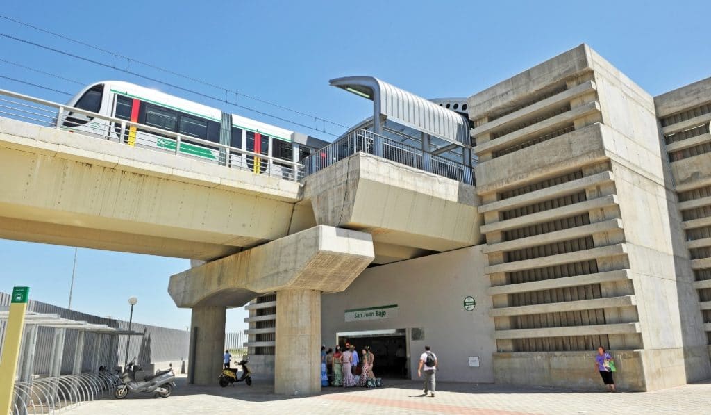 El Metro de Sevilla ya te permite pagar con el móvil o tarjeta bancaria