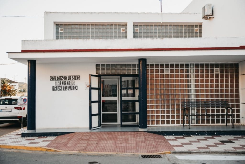 Los centros de salud de Andalucía vuelven a atender a los pacientes en persona