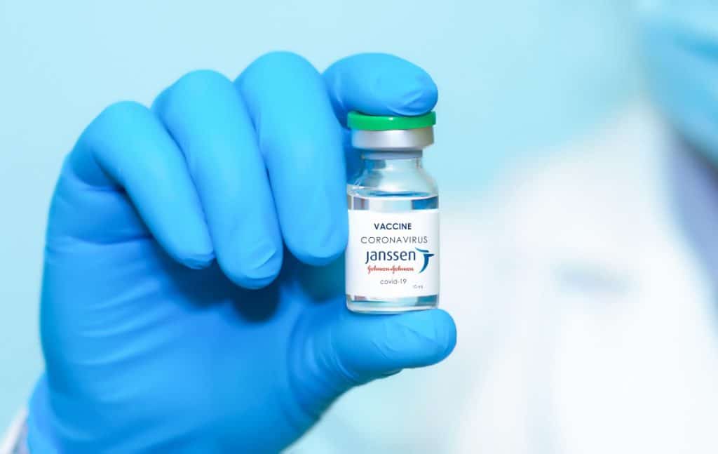 Janssen: la vacuna monodosis que llega en abril y que aumentará el ritmo de vacunación