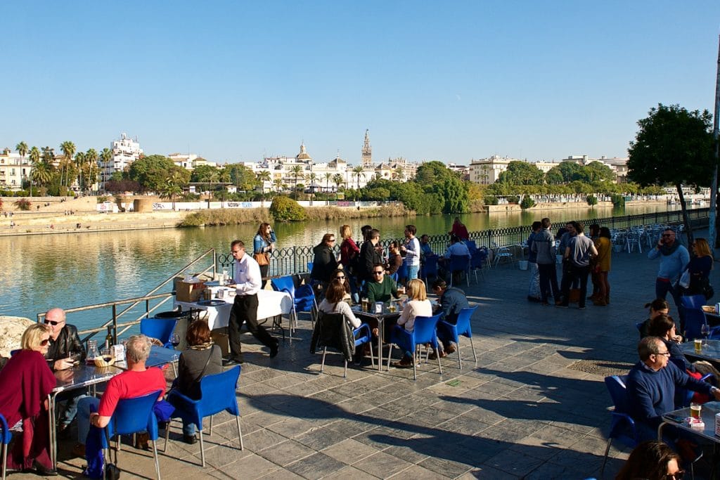 Andalucía permite los viajes entre provincias y los bares podrán abrir hasta las 23.00 horas