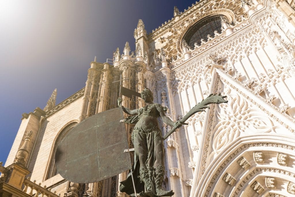 La catedral de Sevilla reanuda sus visitas culturales