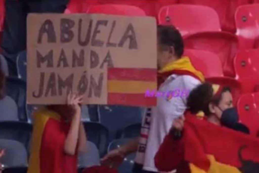 «Abuela manda jamón», el mensaje viral de dos jóvenes andaluces desde Wembley