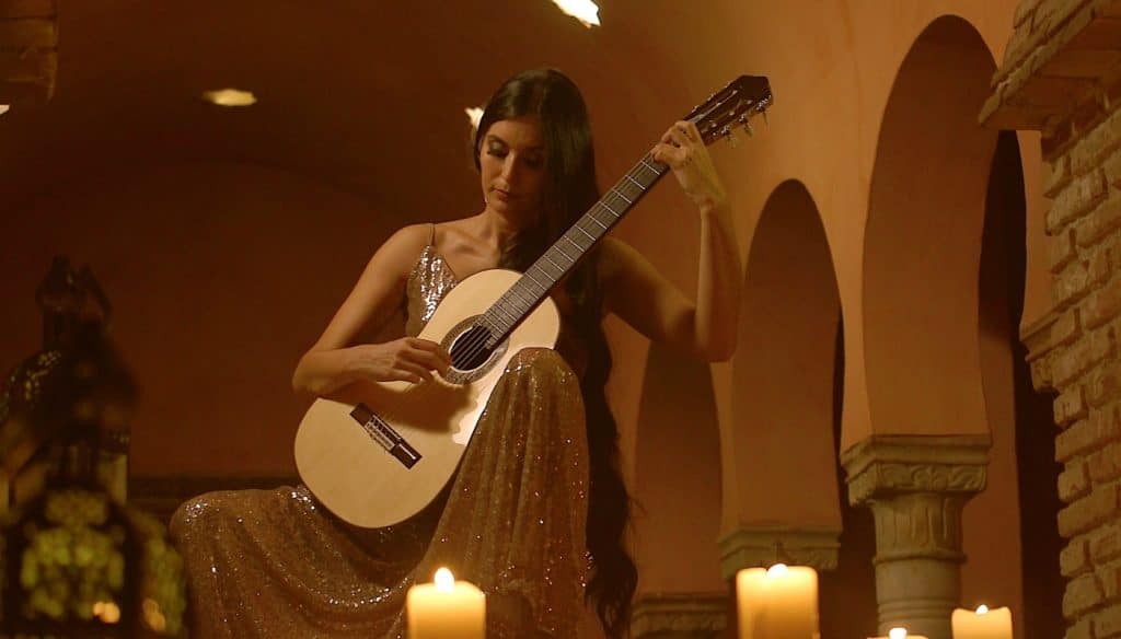 La artista Isabel Martínez reivindica la magia de la guitarra andaluza