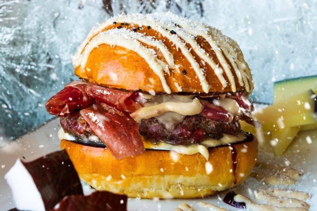 Ya puedes probar la hamburguesa de mantecado, la más navideña de la provincia