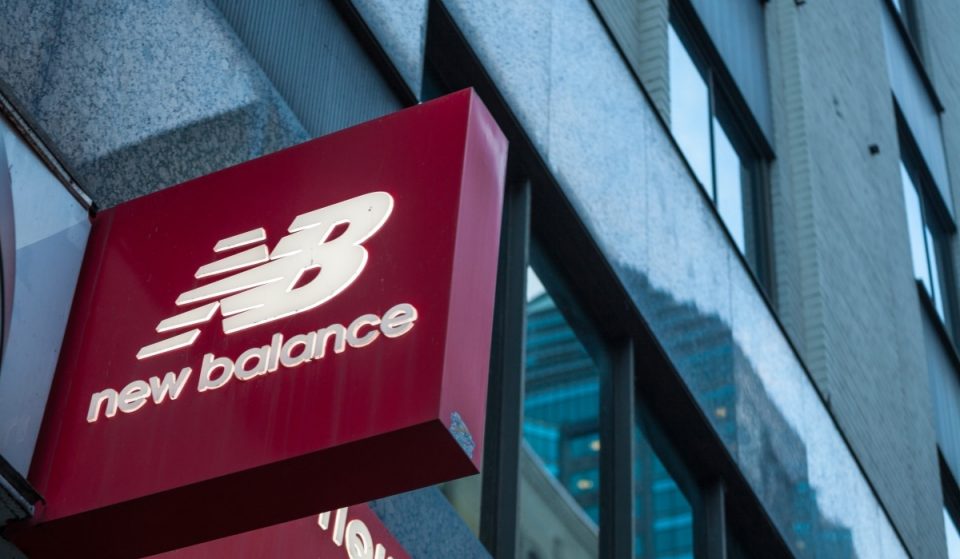 New Balance cierra sus tiendas en Sevilla y pone descuentos del 70%