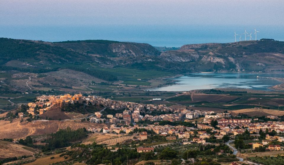 Airbnb ofrece un año de estancia en este pueblo de Sicilia por solo un euro