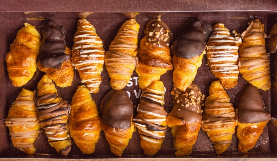 Manolo Bakes: los icónicos croissants madrileños llegan a Los Remedios