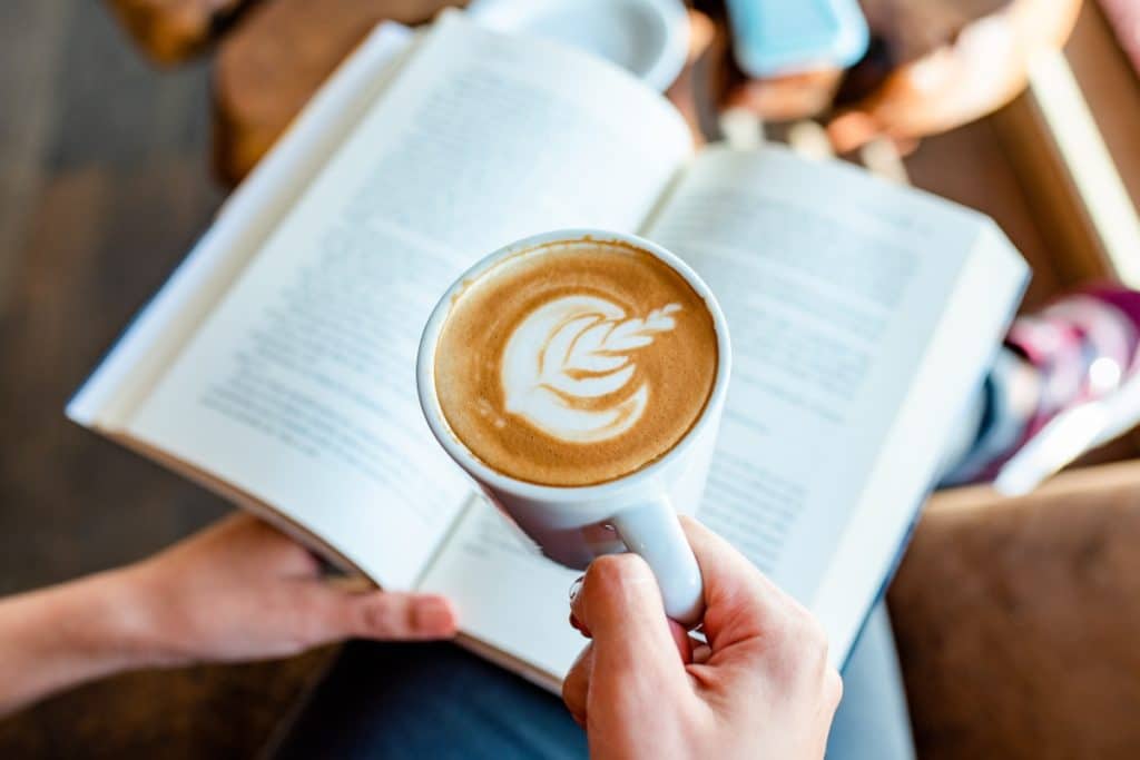 Caótica y Vicentina celebran unas jornadas de agradecimiento con café y libros