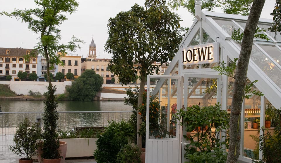 LOEWE Greenhouse, el invernadero itinerante que te hará sentir dentro de un jardín botánico, llega a Sevilla este viernes