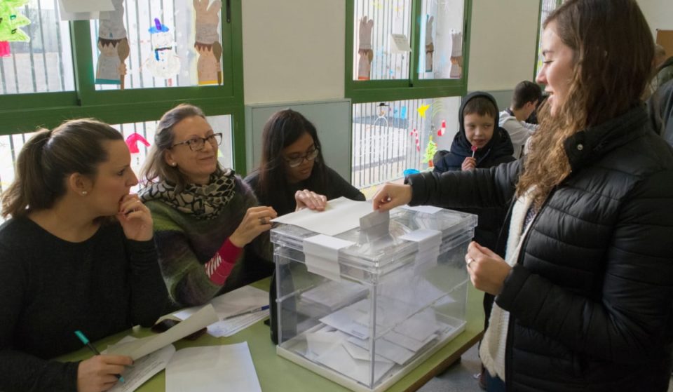Cómo votar por correo en Sevilla para las elecciones autonómicas y municipales 2023