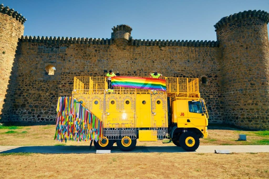 La Carroza «Estrella» de «Orgullo de Pueblo» de J&B participará en el desfile del Pride de Sevilla