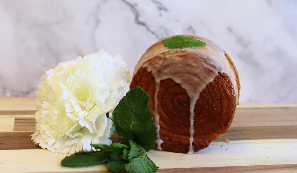 Esta panadería sevillana crea un New York Roll con crema de rebujito (y otras elaboraciones de feria)