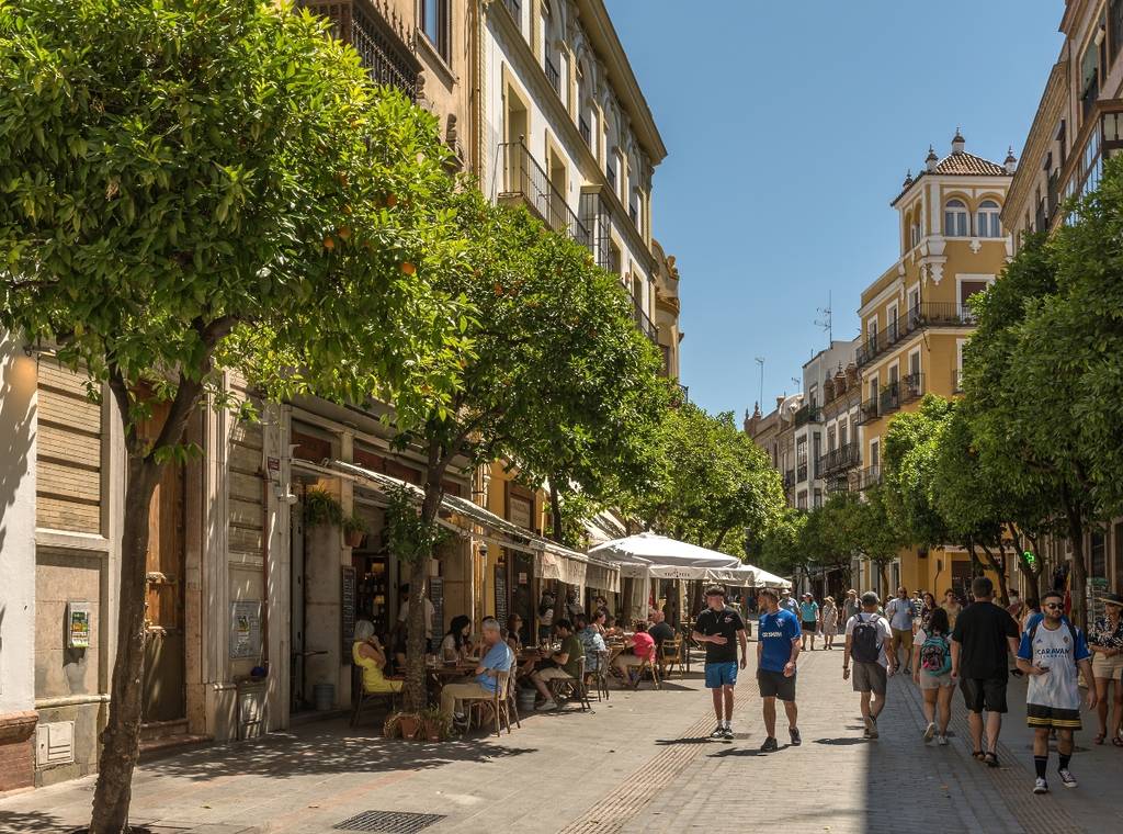 Nombres apellidos Sevilla comunes INE