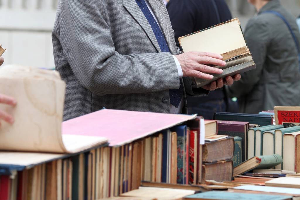 Feria del Libro Antiguo y de Ocasión Sevilla 2024