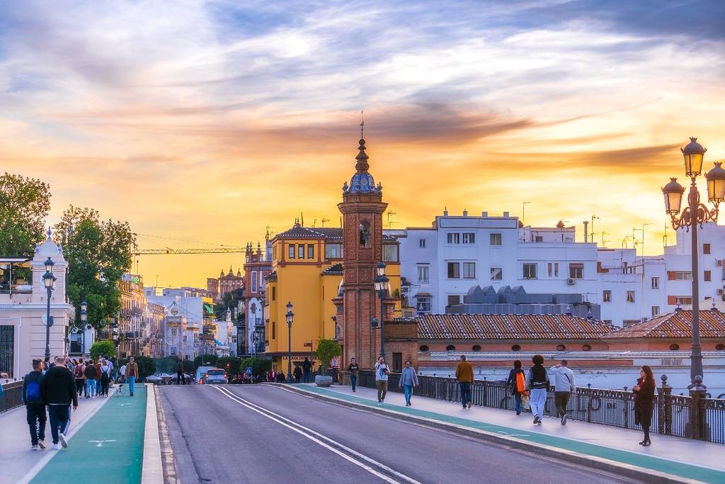 Triana, Sevilla y Las Palmas