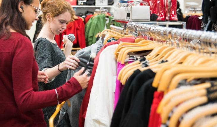 Un outlet efímero con descuentos masivos en moda, accesorios y hogar este fin de semana en Sevilla