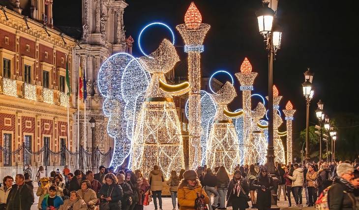 When will the Christmas lights be turned on this 2024 in Seville?